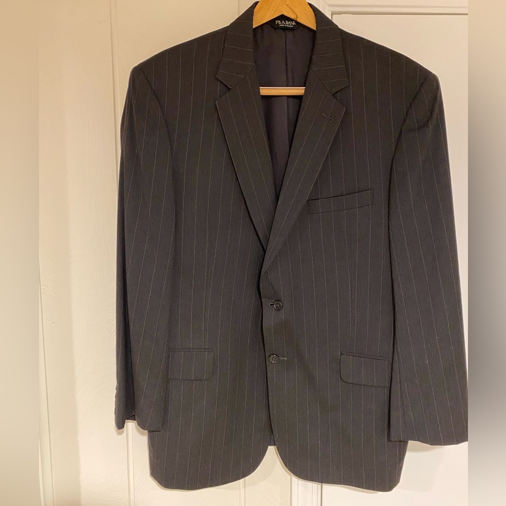 Jos. A. Bank Men’s dark gray pinstripe blazer / suit / sport coat 44 regular